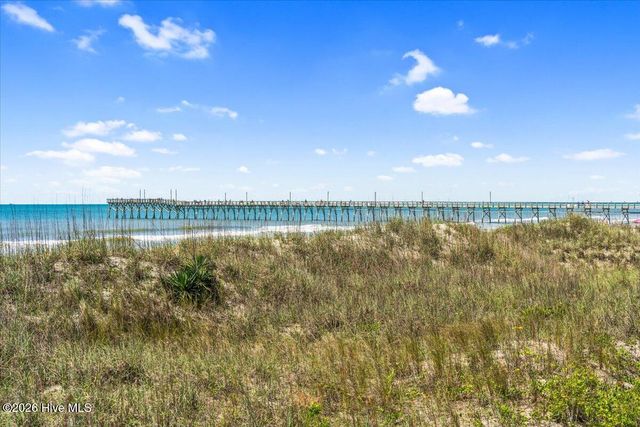 501 Shoreline Drive E, Sunset Beach, NC 28468