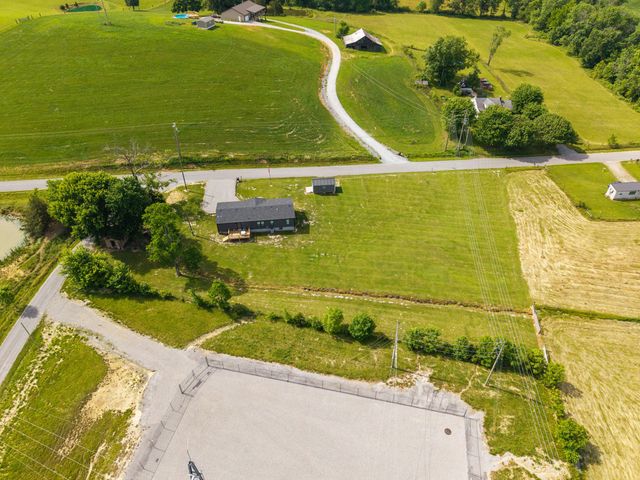 788 Cemetery Road, Waynesburg, KY 40489