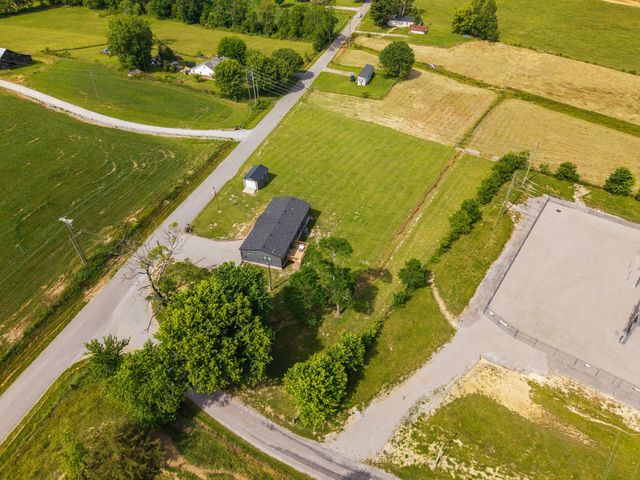 788 Cemetery Road, Waynesburg, KY 40489