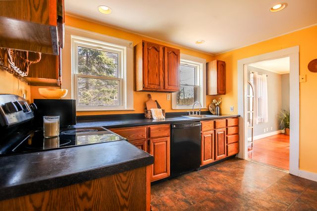 3 Lucia Lane, Sagamore Beach, MA 02562