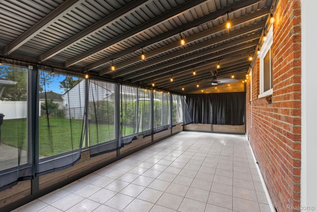 25160 Ronald Street, Roseville, MI 48066