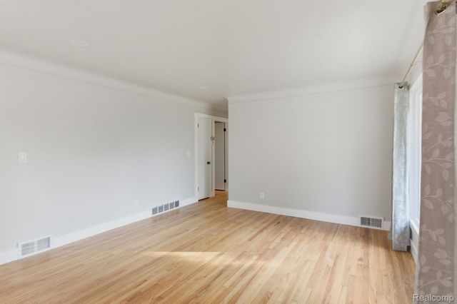 25160 Ronald Street, Roseville, MI 48066