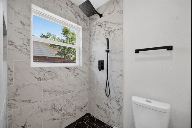 505 Pleasant Valley Road, Garland, TX 75040