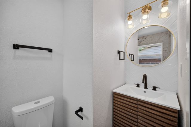 505 Pleasant Valley Road, Garland, TX 75040