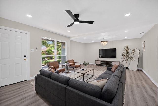 505 Pleasant Valley Road, Garland, TX 75040