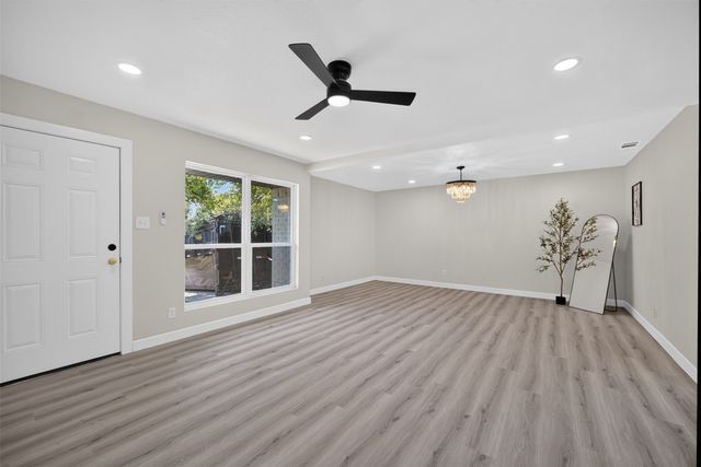 505 Pleasant Valley Road, Garland, TX 75040