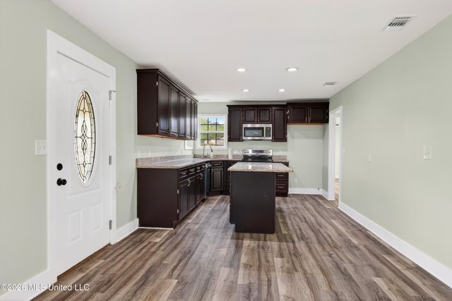 13291 Larkin Drive, Biloxi, MS 39532