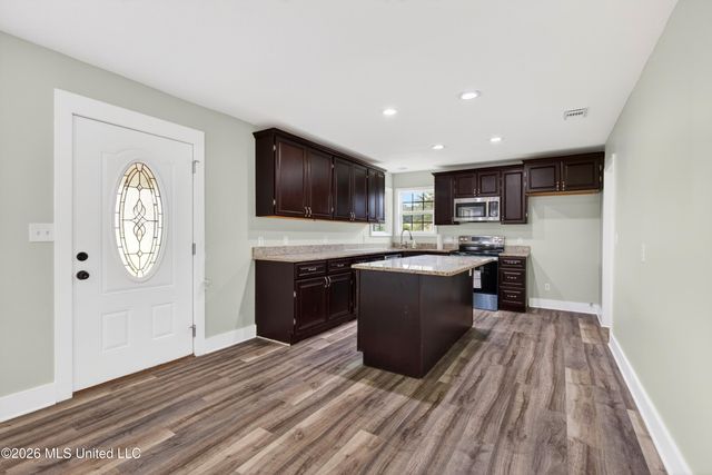 13291 Larkin Drive, Biloxi, MS 39532
