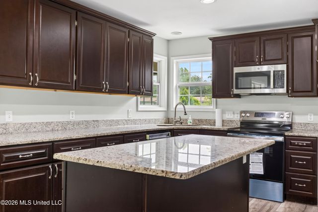 13291 Larkin Drive, Biloxi, MS 39532