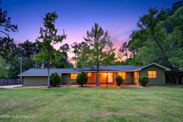 13291 Larkin Drive, Biloxi, MS 39532