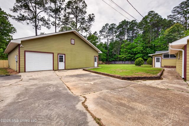 13291 Larkin Drive, Biloxi, MS 39532