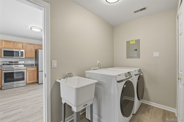 51828 Lionel Lane, Chesterfield Township, MI 48051