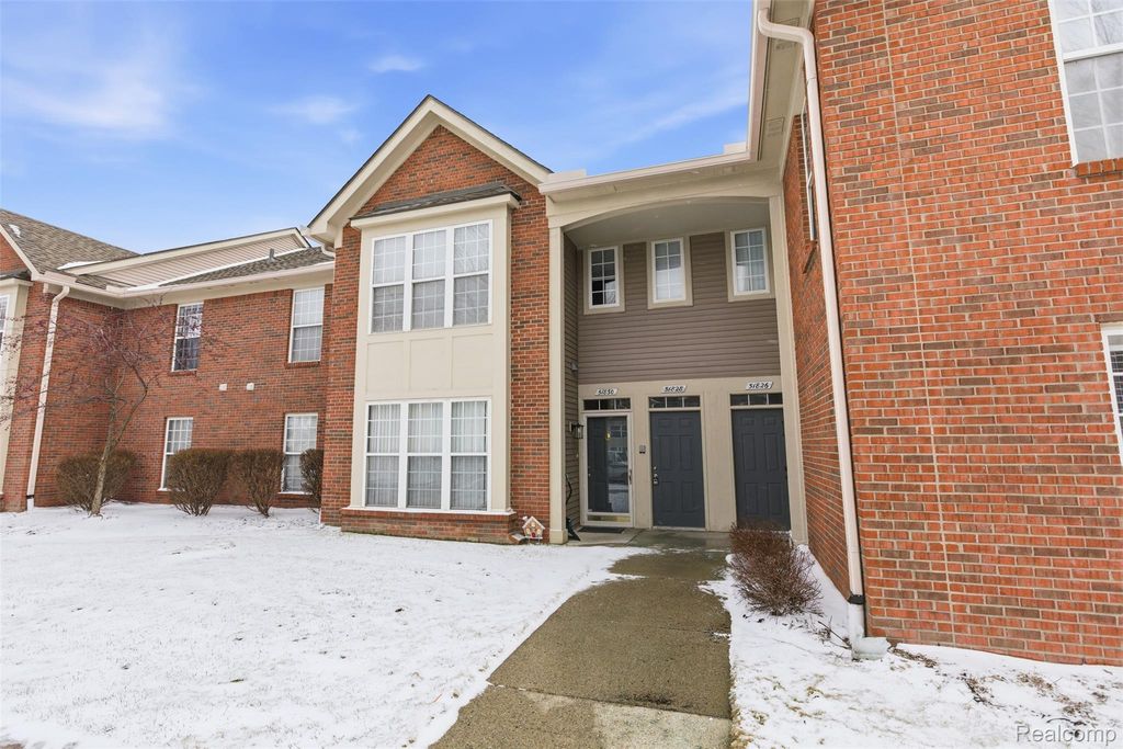 51828 Lionel Lane, Chesterfield Township, MI 48051