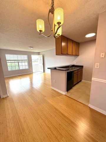 308 LAKE PARSONS GREEN 206, Brandon, FL 33511