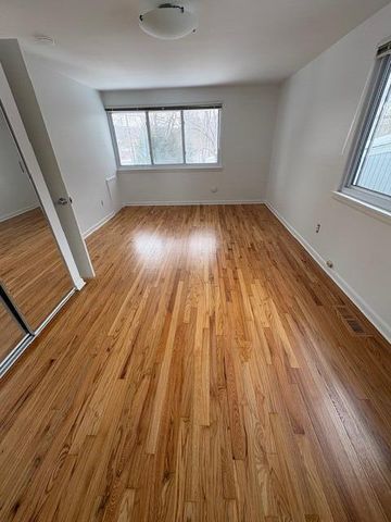 255 Brookside Drive, Ann Arbor, MI 48105