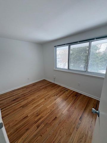 255 Brookside Drive, Ann Arbor, MI 48105