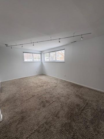 255 Brookside Drive, Ann Arbor, MI 48105