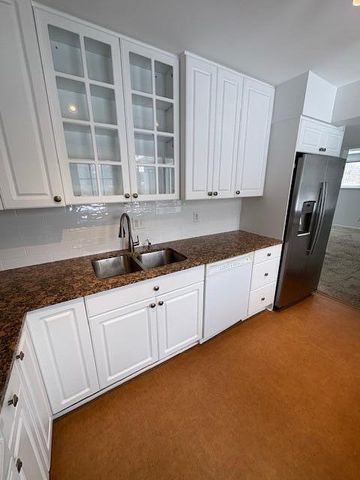 255 Brookside Drive, Ann Arbor, MI 48105