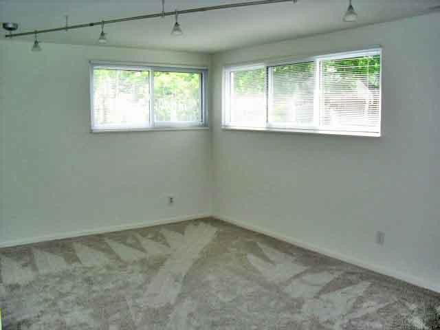 255 Brookside Drive, Ann Arbor, MI 48105