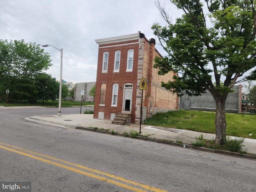 2400 E CHASE ST, Baltimore, MD 21213