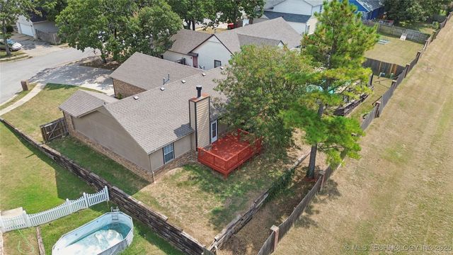 3306 S Springtree Lane, Sand Springs, OK 74063