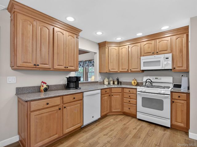 37 Maplewood Boulevard, Suffern, NY 10901