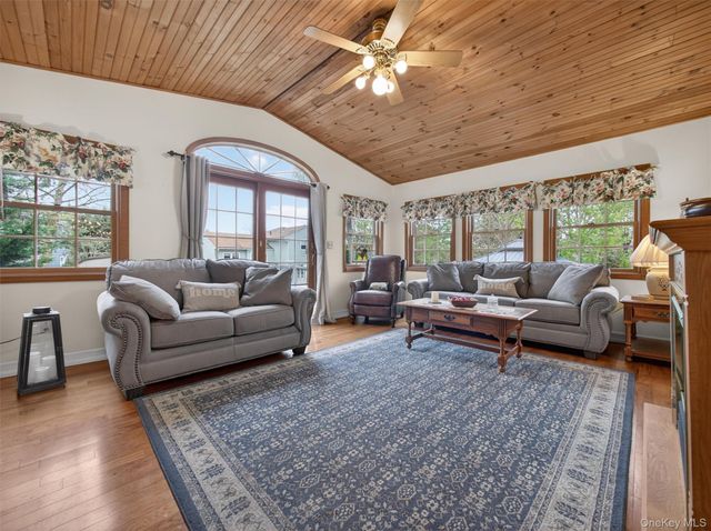 37 Maplewood Boulevard, Suffern, NY 10901