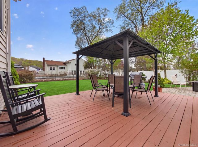 37 Maplewood Boulevard, Suffern, NY 10901