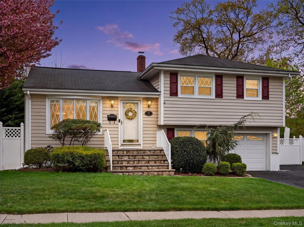 37 Maplewood Boulevard, Suffern, NY 10901