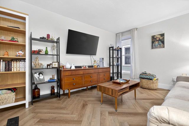 1017 W LAWRENCE STREET, Appleton, WI 54914