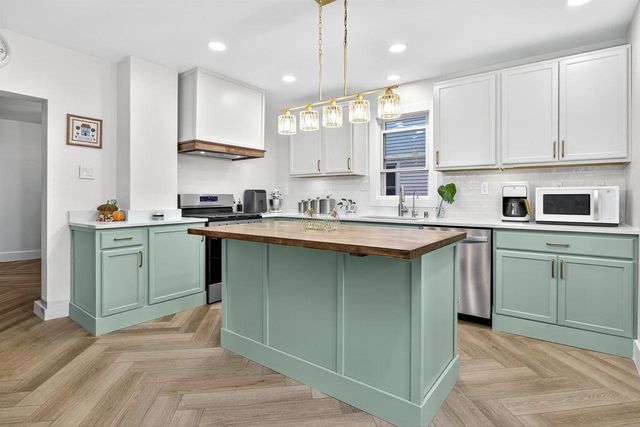 1017 W LAWRENCE STREET, Appleton, WI 54914