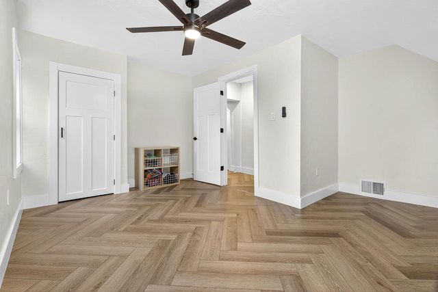 1017 W LAWRENCE STREET, Appleton, WI 54914