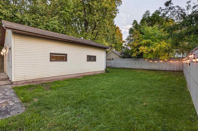 1017 W LAWRENCE STREET, Appleton, WI 54914