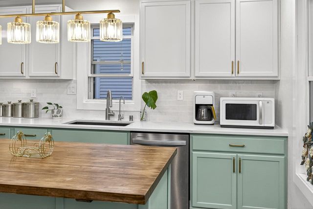 1017 W LAWRENCE STREET, Appleton, WI 54914