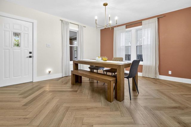 1017 W LAWRENCE STREET, Appleton, WI 54914