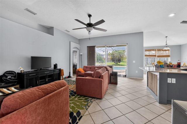 6717 GUILFORD CREST DRIVE, Apollo Beach, FL 33572
