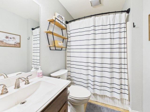 1675 Meadowview Street, Athens, TX 75752