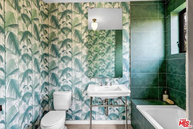 1724 N Sierra Bonita Avenue, Los Angeles, CA 90046