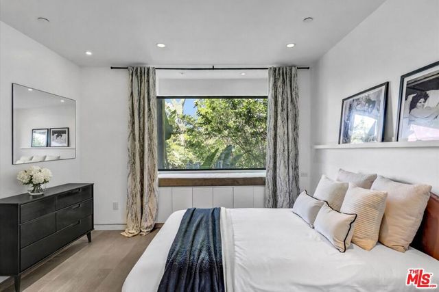 1724 N Sierra Bonita Avenue, Los Angeles, CA 90046