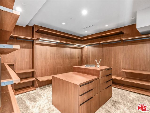 1724 N Sierra Bonita Avenue, Los Angeles, CA 90046