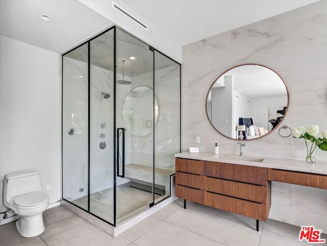 1724 N Sierra Bonita Avenue, Los Angeles, CA 90046