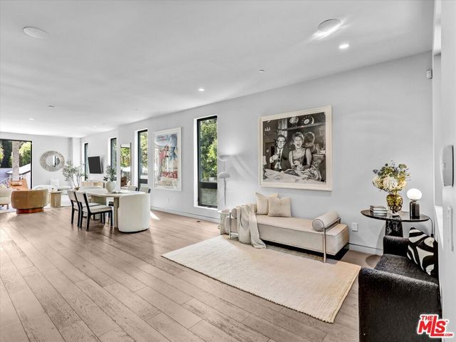 1724 N Sierra Bonita Avenue, Los Angeles, CA 90046