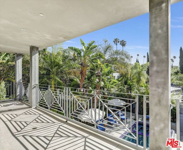 1724 N Sierra Bonita Avenue, Los Angeles, CA 90046