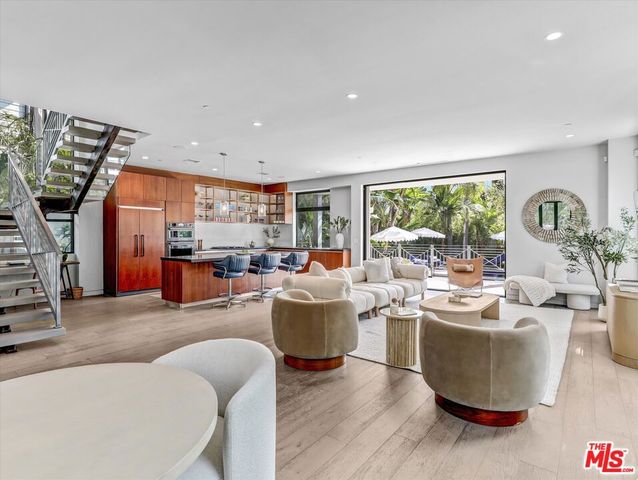 1724 N Sierra Bonita Avenue, Los Angeles, CA 90046