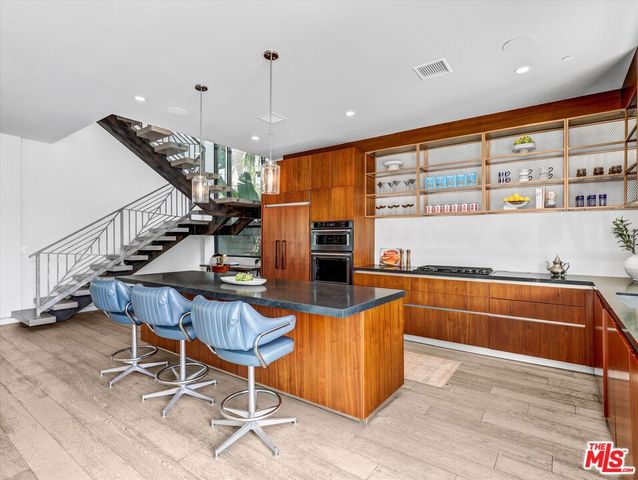 1724 N Sierra Bonita Avenue, Los Angeles, CA 90046