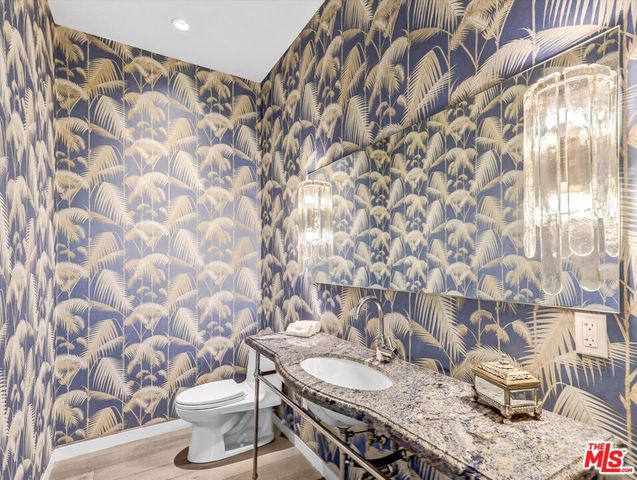 1724 N Sierra Bonita Avenue, Los Angeles, CA 90046