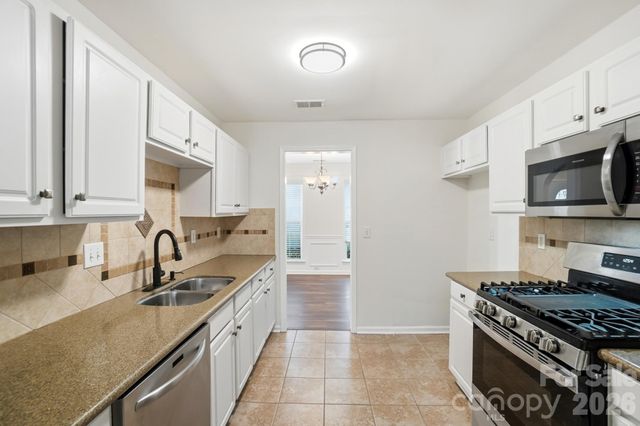 8805 Red Tail Court, Charlotte, NC 28269