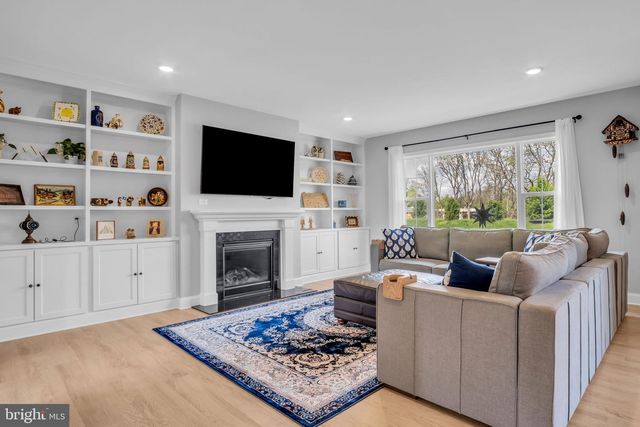 315 RESERVE LANE, Mechanicsburg, PA 17050