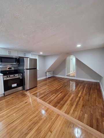 154 Pleasant Street 2, Marlborough, MA 01752