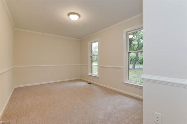 4 Saint Francis DR, Newport News, VA 23602